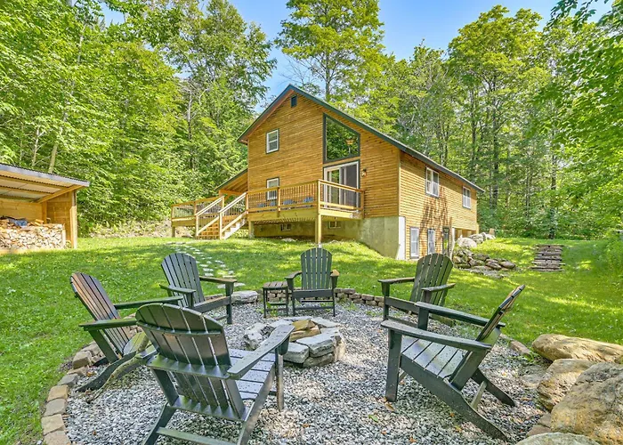 Fishing Pond + Pool! Resort Retreat In Wilmington